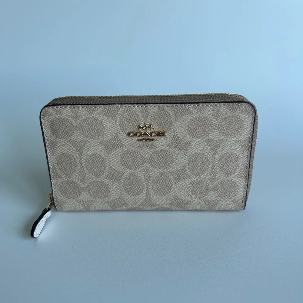 Coach Accordion Zip Chalk Taupe Signature Canvas Wallet‎ Excellent
